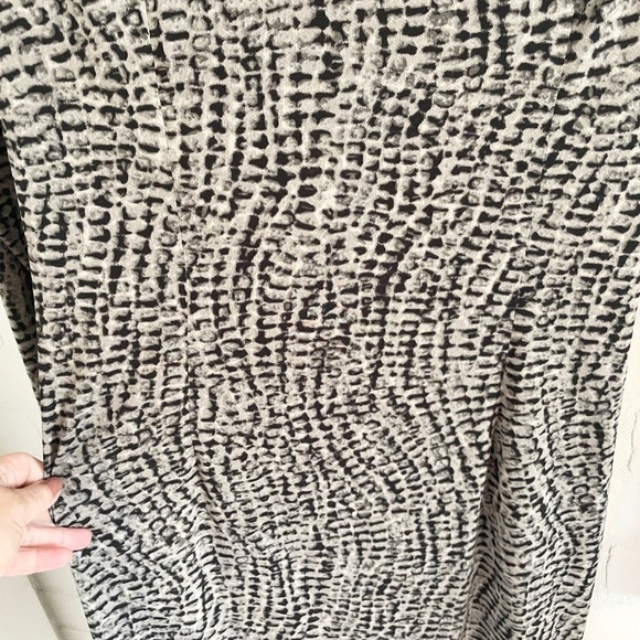 Halston Mini Dress Snakeskin Faux Wrap Ruched Mobwife Gray/Greige Black Sz 10 - Picture 14 of 14